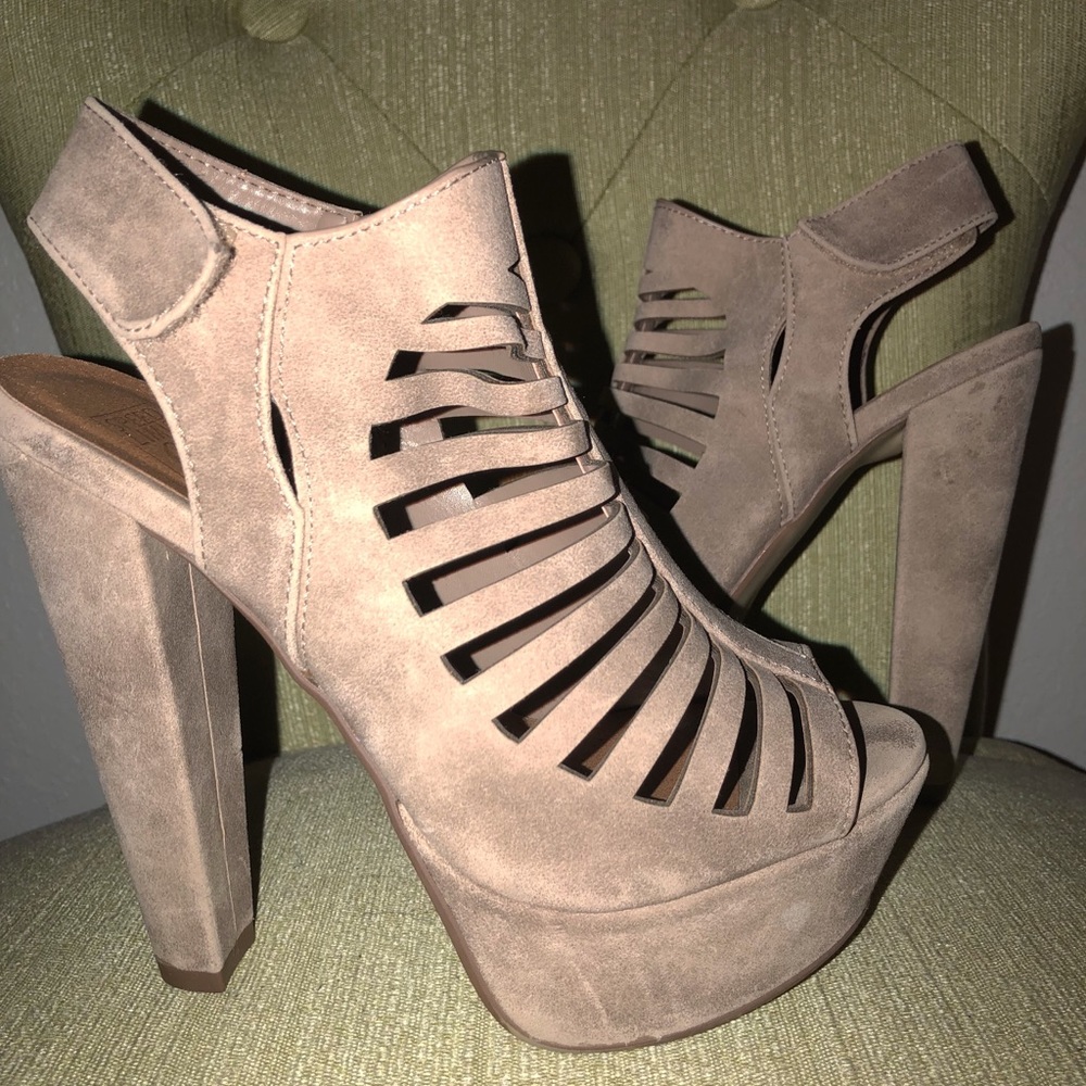 Tan heels!